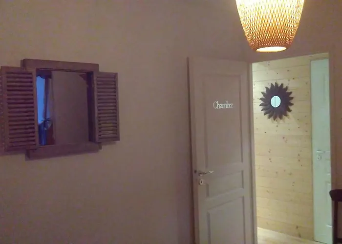 Les Fermes Du Lacs Apartment *